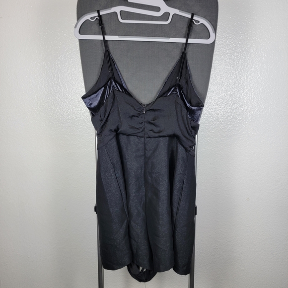 Free People Women Skylie Saylor Romper Black Mini Dressy Short Sleeveles Size 12 - Picture 2 of 7
